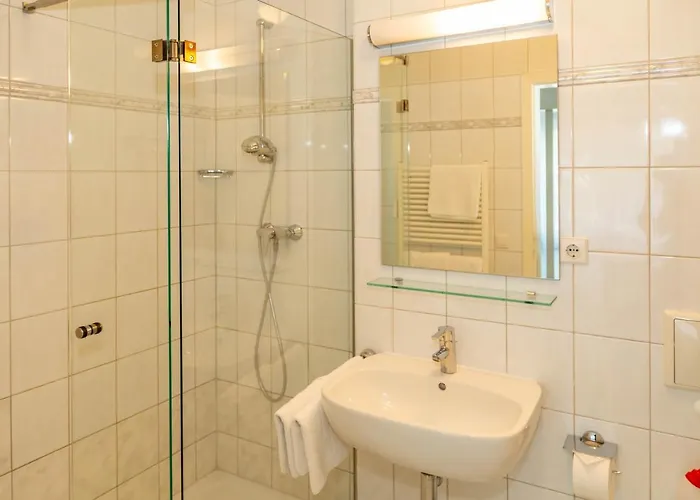 Astra Mit 2 Balkone زيمبين