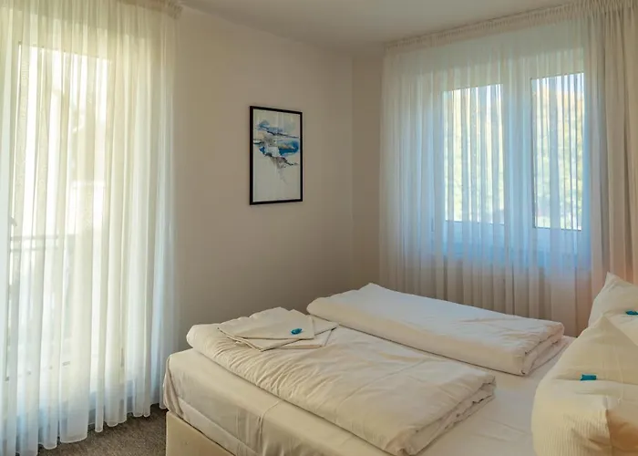 Astra Mit 2 Balkone زيمبين